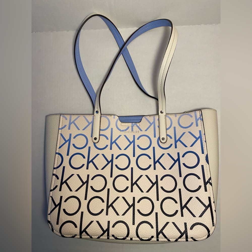 Calvin Klein Ombré tote bag.